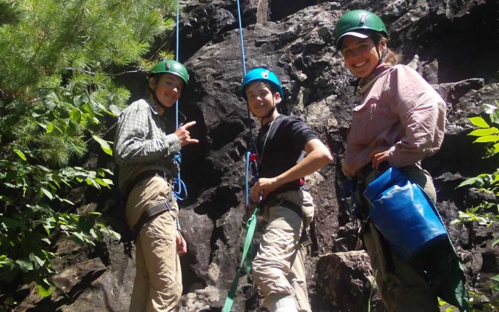 teens learn rock climbing skills in minnesota